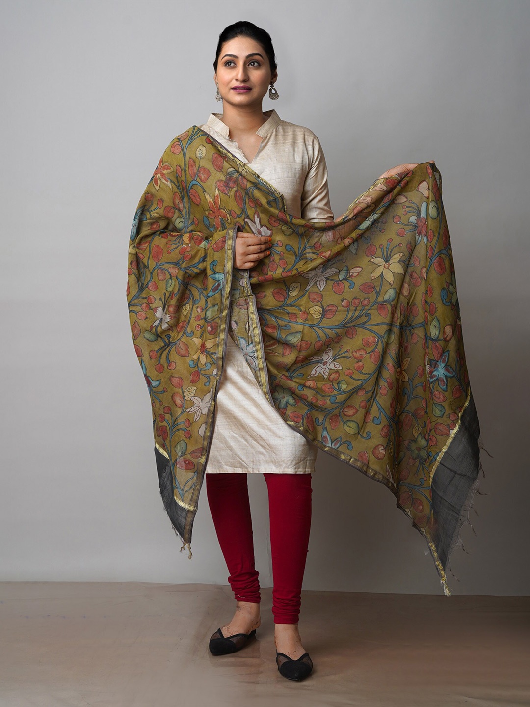

Unnati Silks Ethnic Motifs Printed Kalamkari Dupatta, Olive