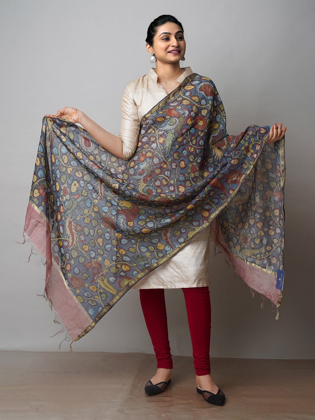 

Unnati Silks Ethnic Motifs Printed Kalamkari Dupatta, Grey