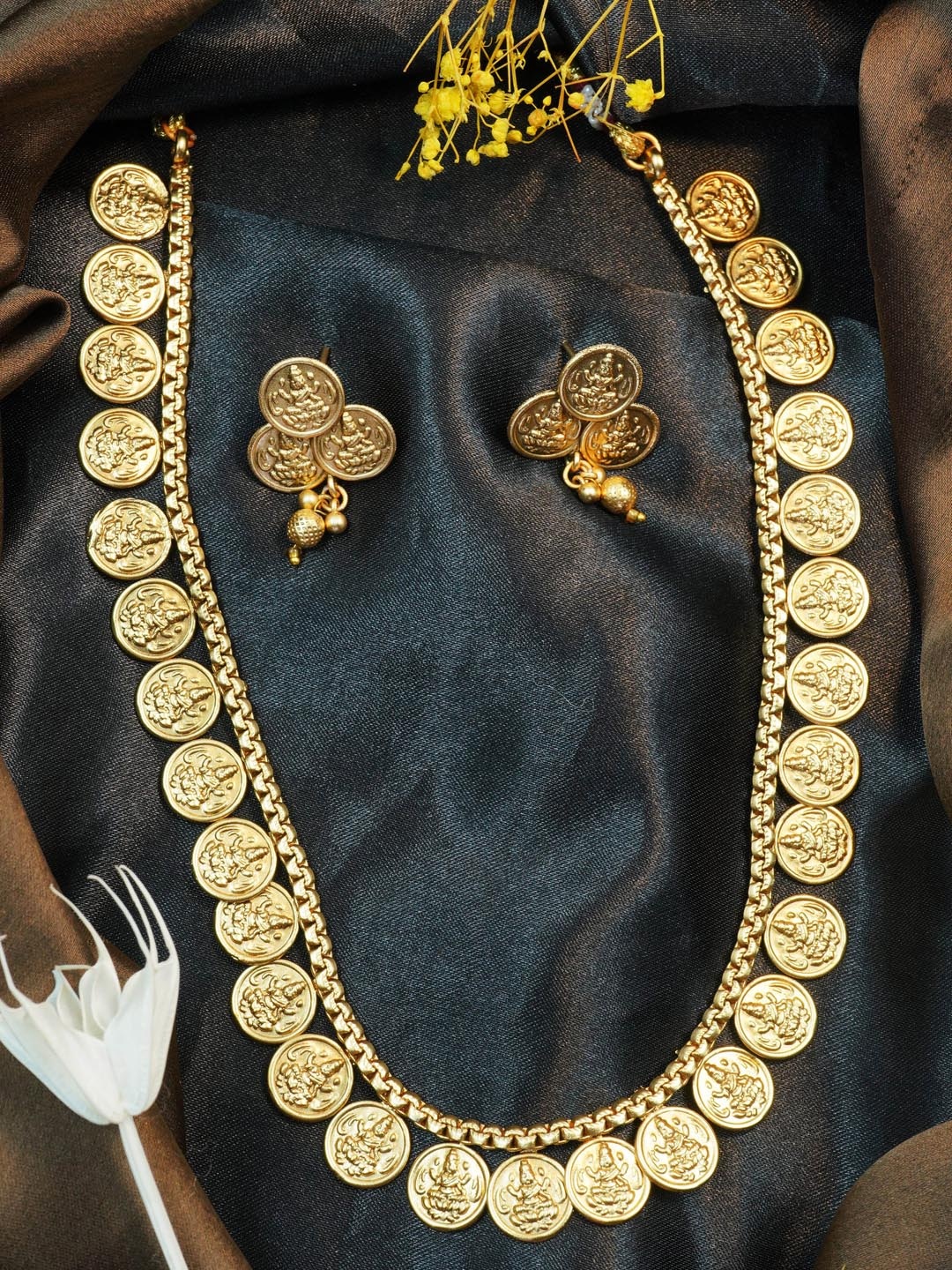 

GRIIHAM Gold-Plated Necklace & Earrings