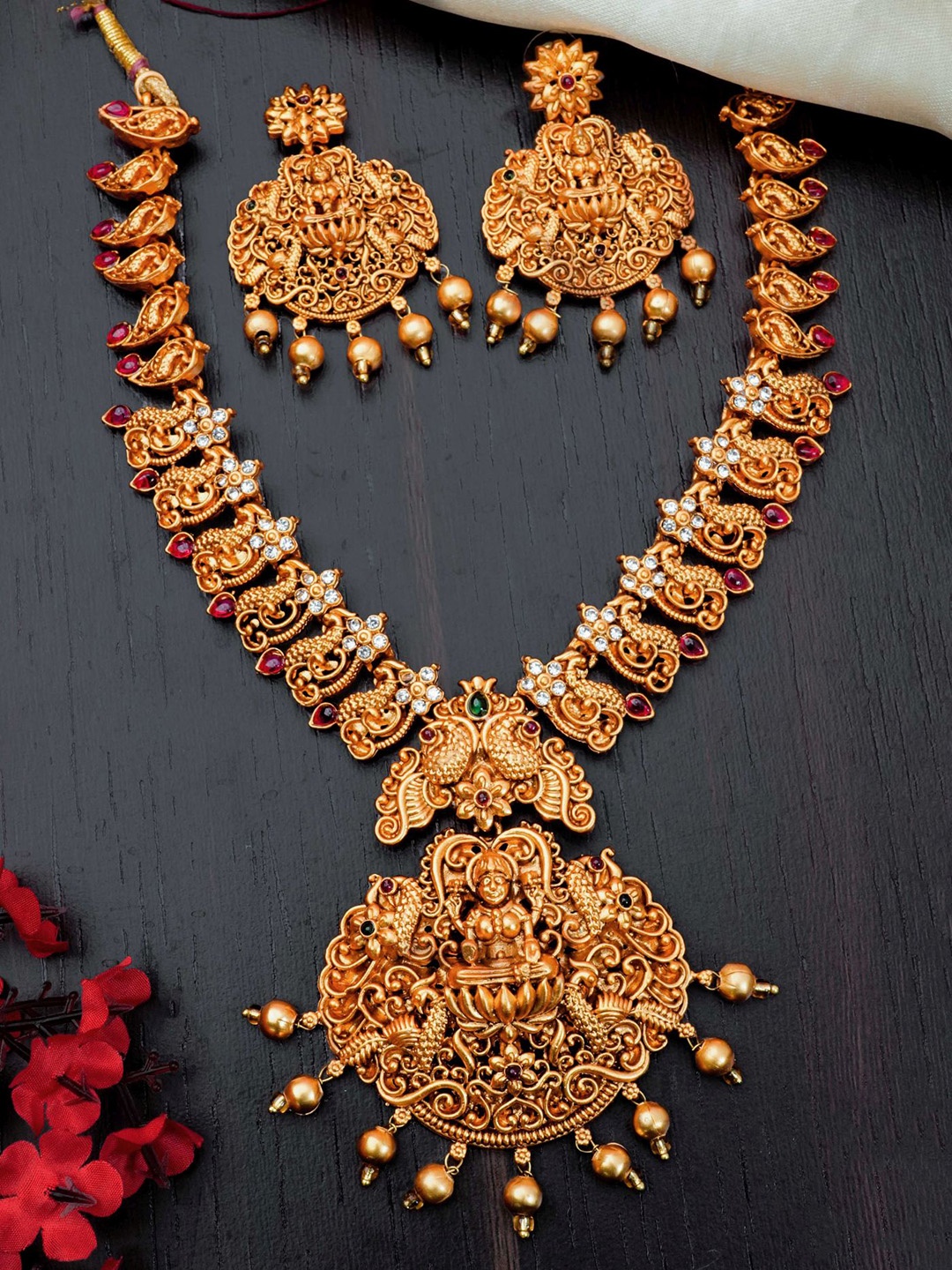 

GRIIHAM Gold-Plated Lakshmi Pendant Stone-Studded & Beaded Jewellery Set