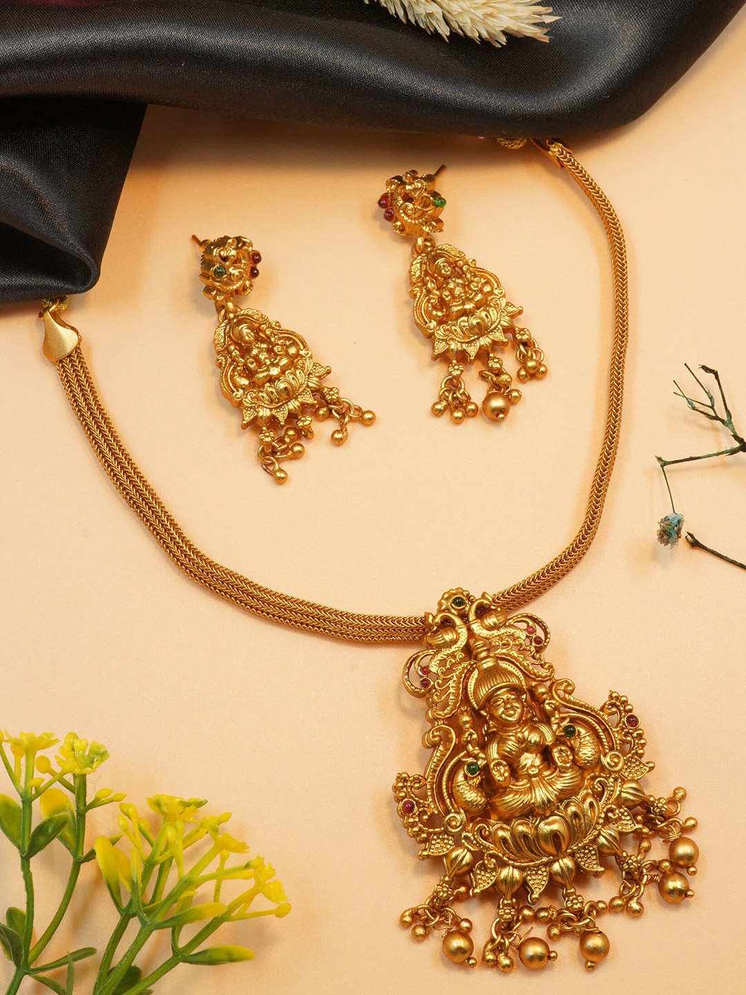 

GRIIHAM Gold-Plated Lakshmi Pattern & Beaded Jewellery Set