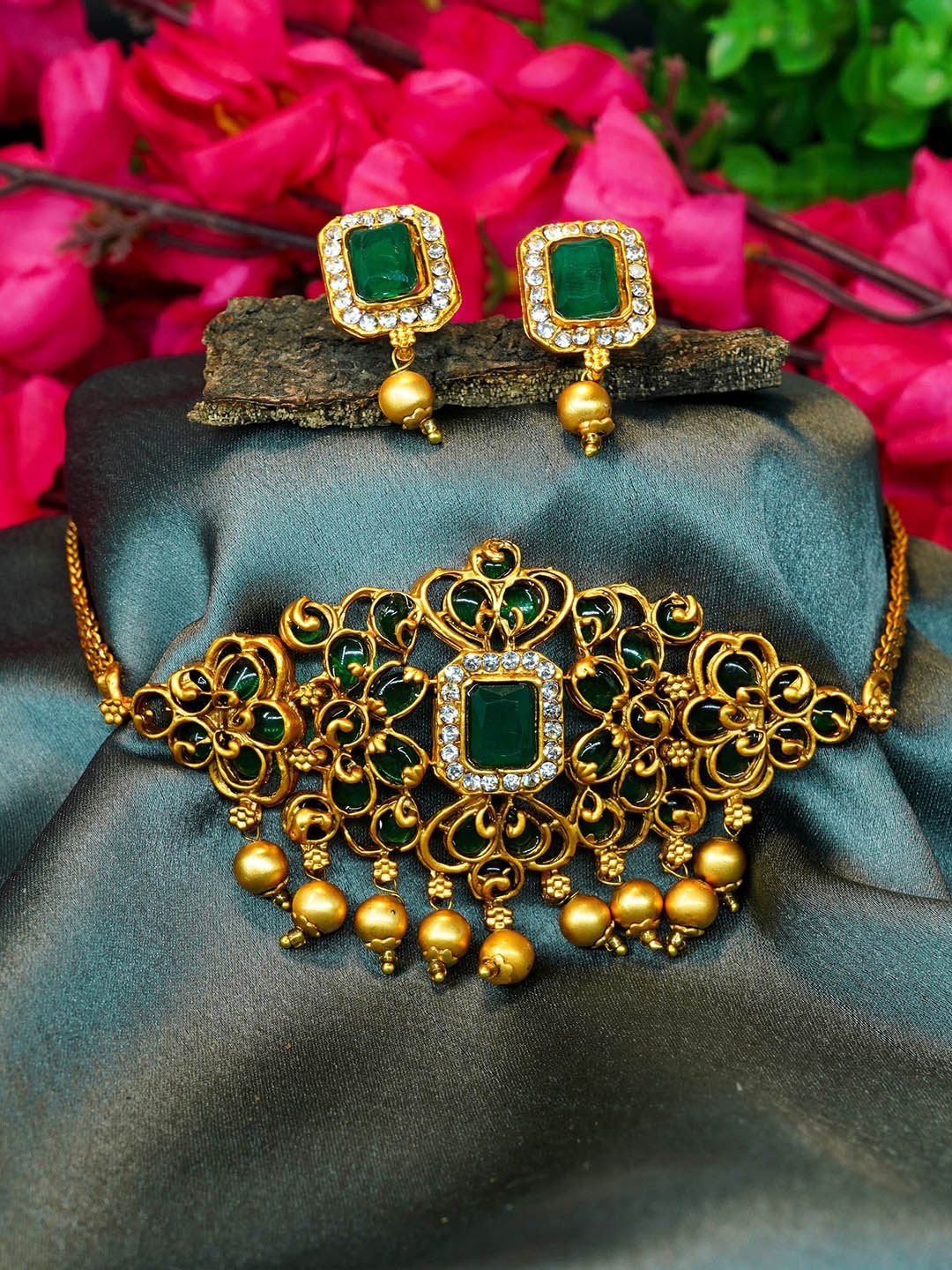

GRIIHAM Gold-Plated Stone-Studded & Beaded Jewellery Set