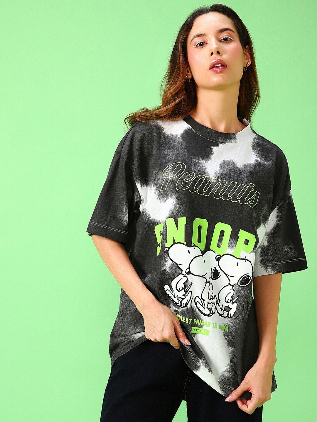 

Bewakoof White & Black Typography Printed Pure Cotton Oversized T-shirt