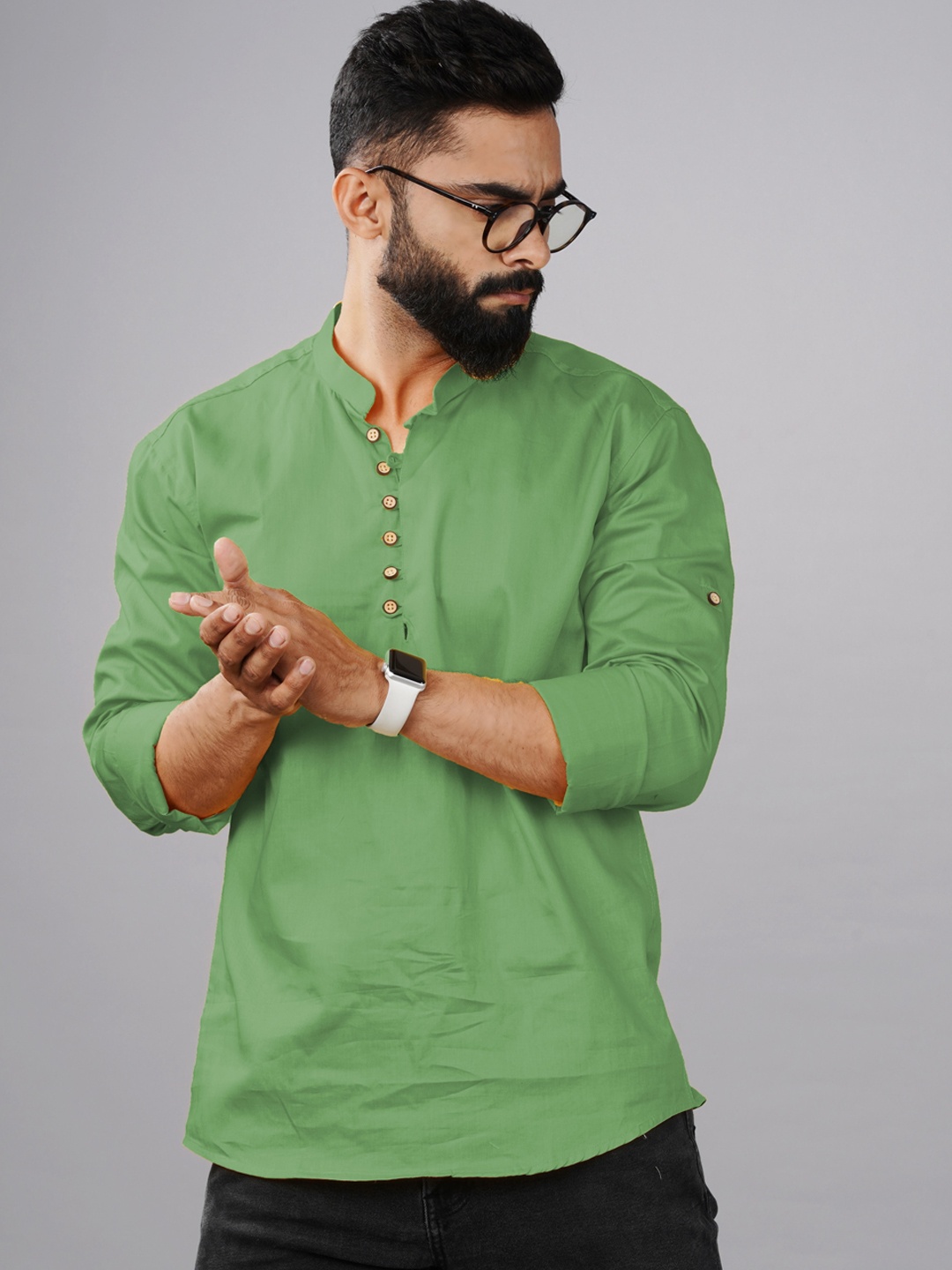 

Tap in Mandarin Collar Straight Short Kurta, Green