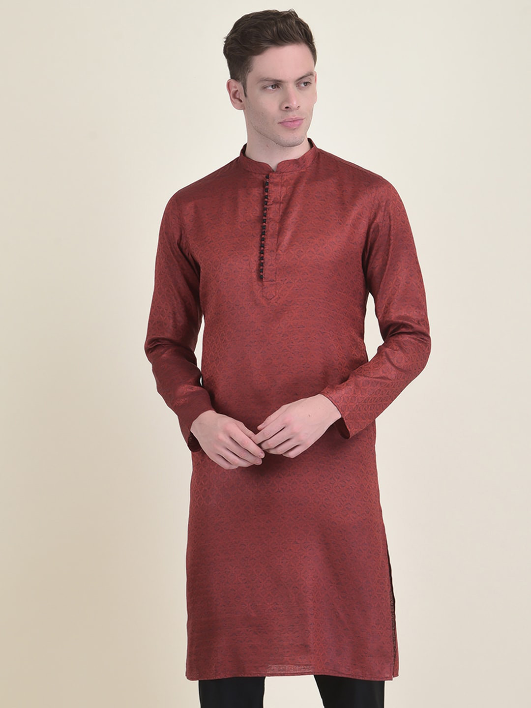 

DEYANN Woven Design Mandarin Collar Kurta, Maroon