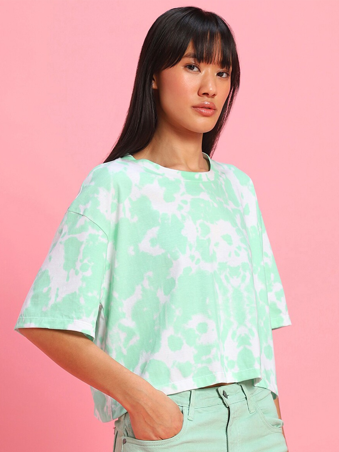 

Bewakoof White Floral Print Kimono Sleeve Cotton Top