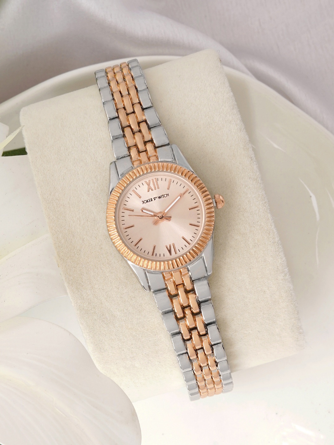 

JOKER & WITCH Women Embellished Dial & Bracelet Style Straps Analogue Watch AMWW689, Rose gold