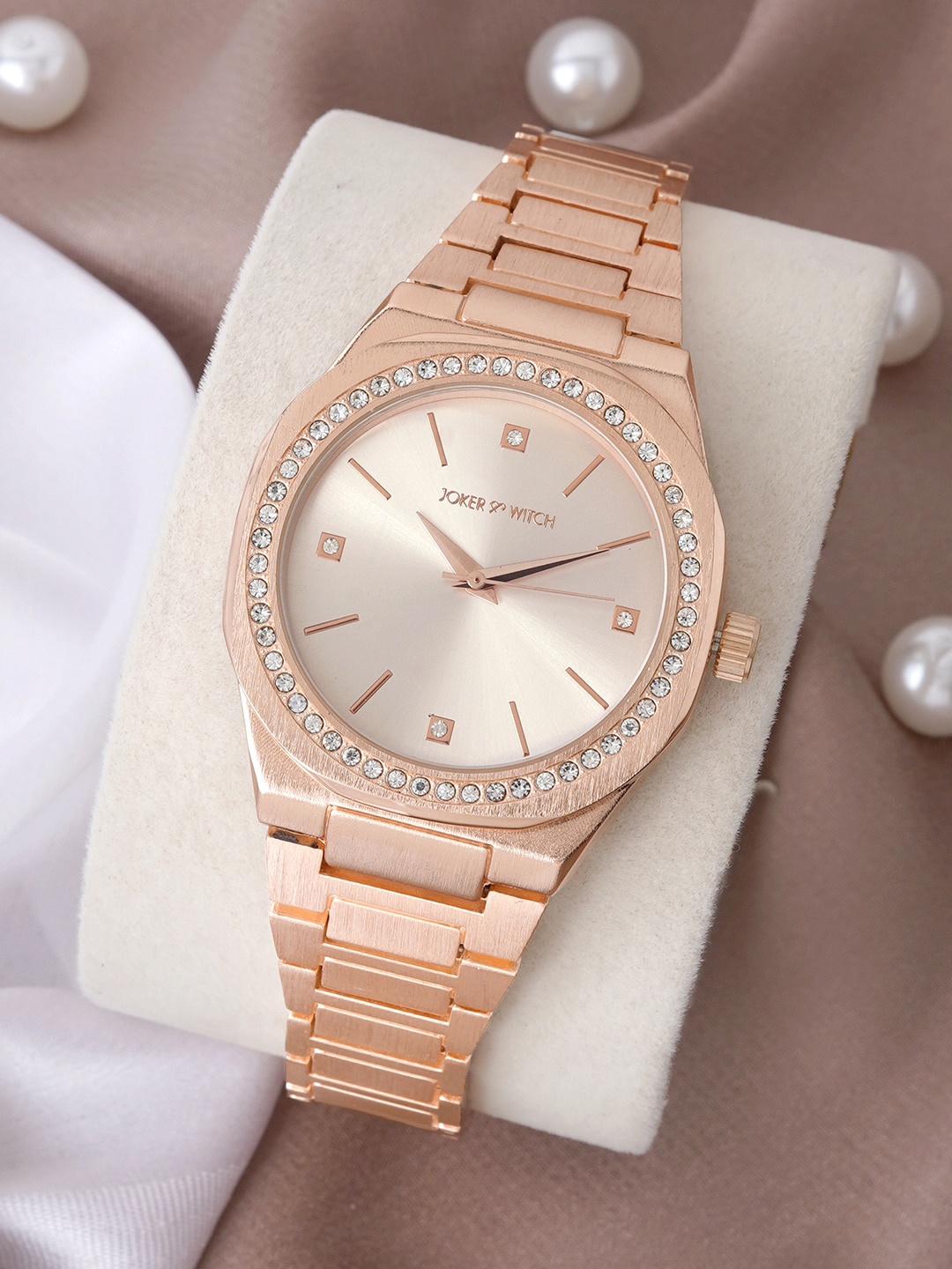 

JOKER & WITCH Women Embellished Dial & Stainless Steel Bracelet Analogue Watch AMWW728, White