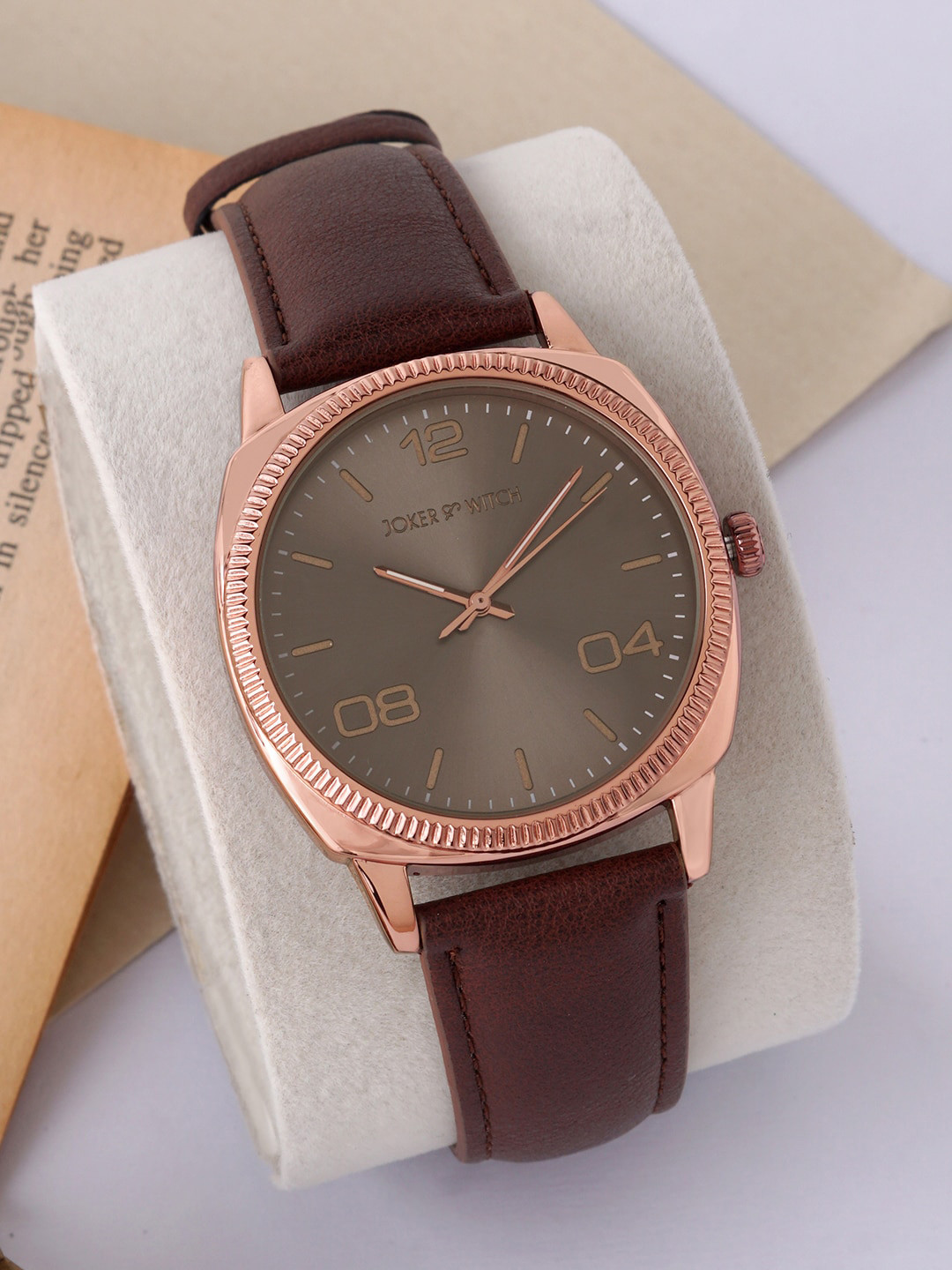 

JOKER & WITCH Men Embellished Dial & Bracelet Style Straps Analogue Watch AMWW726, Rose gold