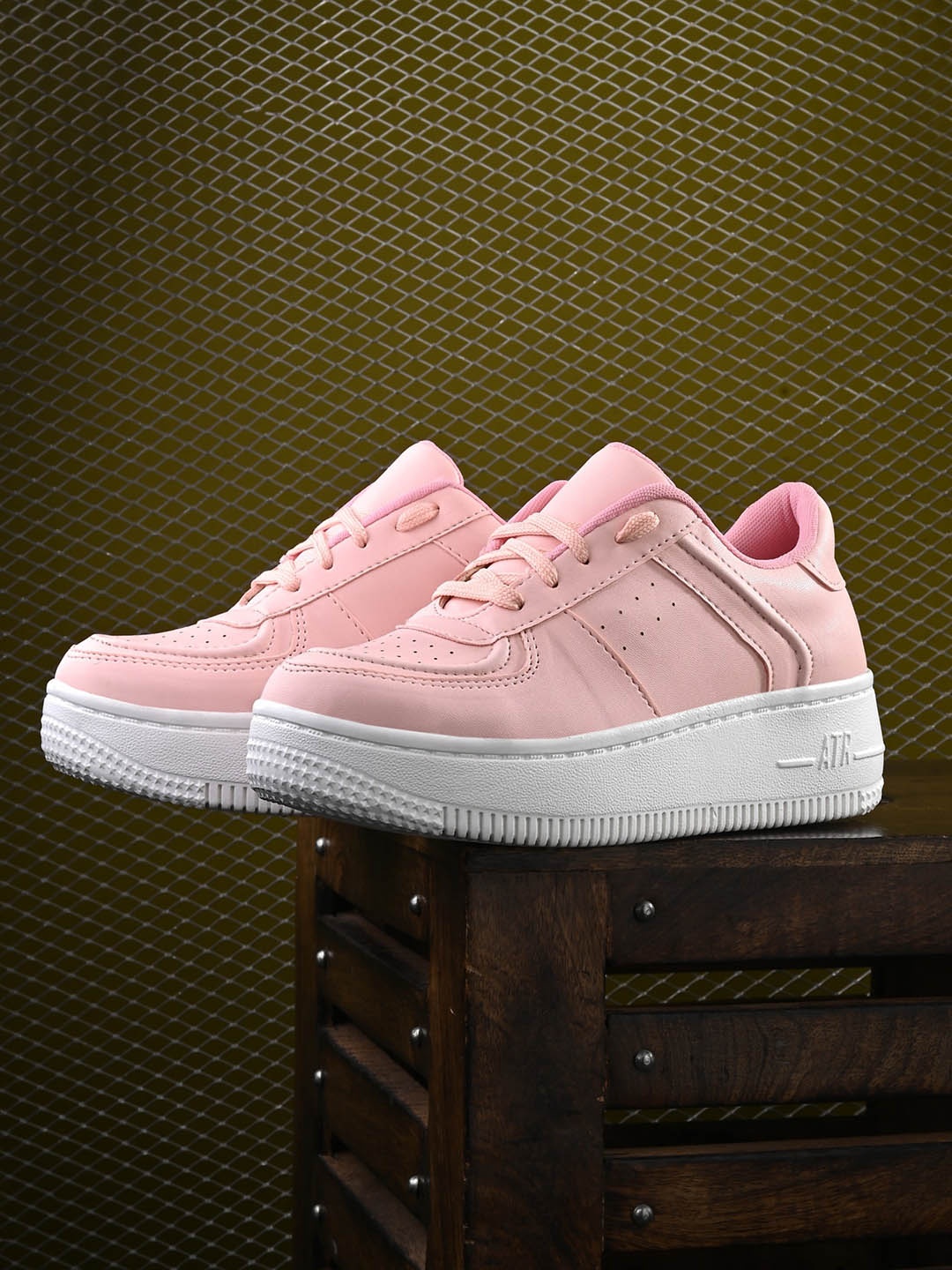 

AfroJack Women Perforated Sneakers, Pink