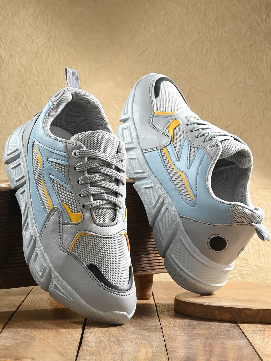

AfroJack Women Colourblocked Sneakers, Grey