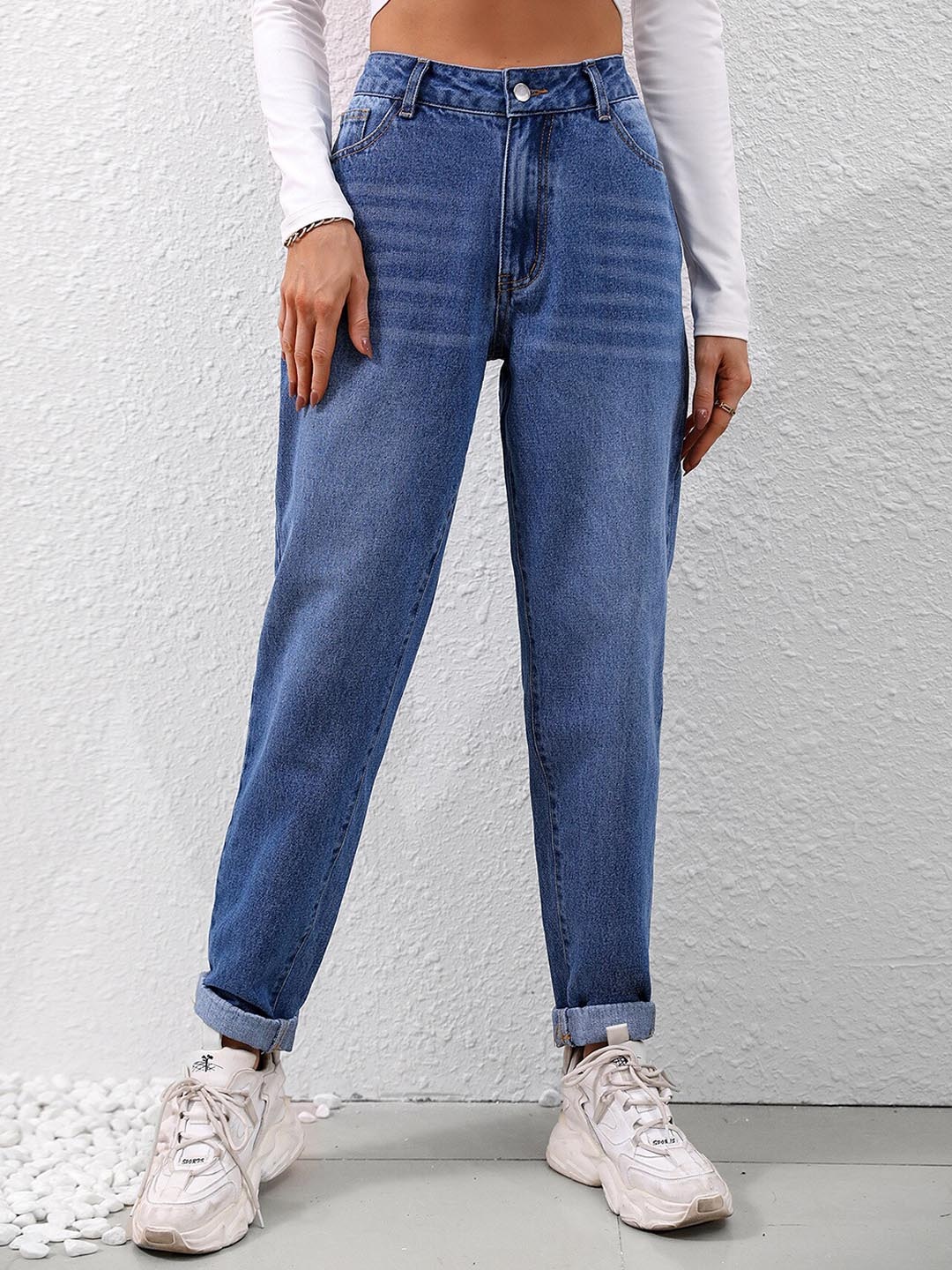 

BoStreet Women Blue Tapered Fit High-Rise Light Fade Jeans