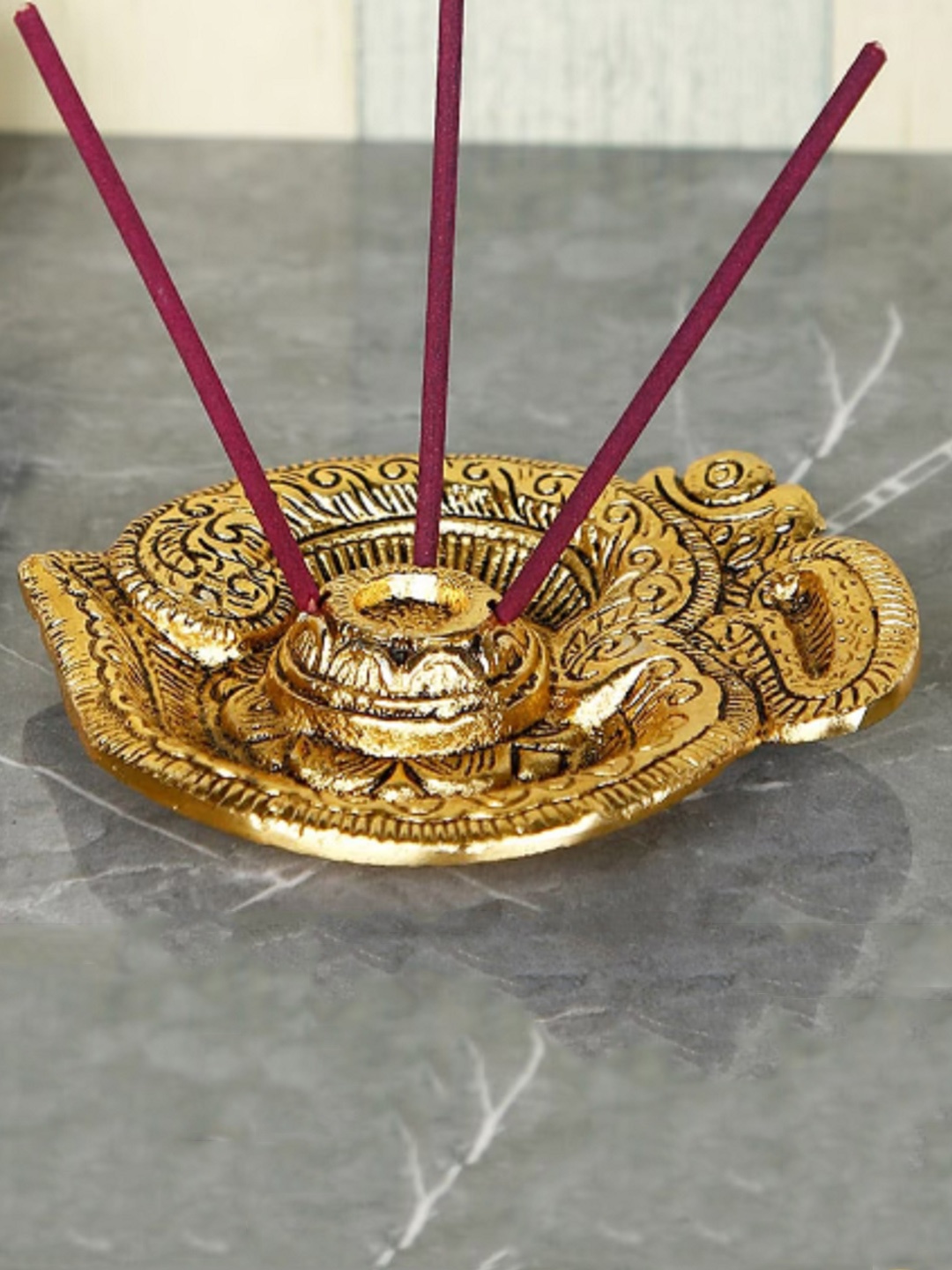 

Fashion Bizz Gold Toned Textured Incense Stick Holder