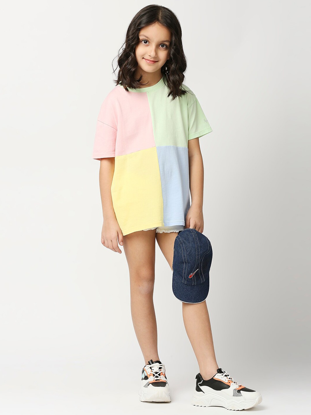 

Pepe Jeans Girls Colourblocked Pure Cotton Oversized Fit T-shirt, Green