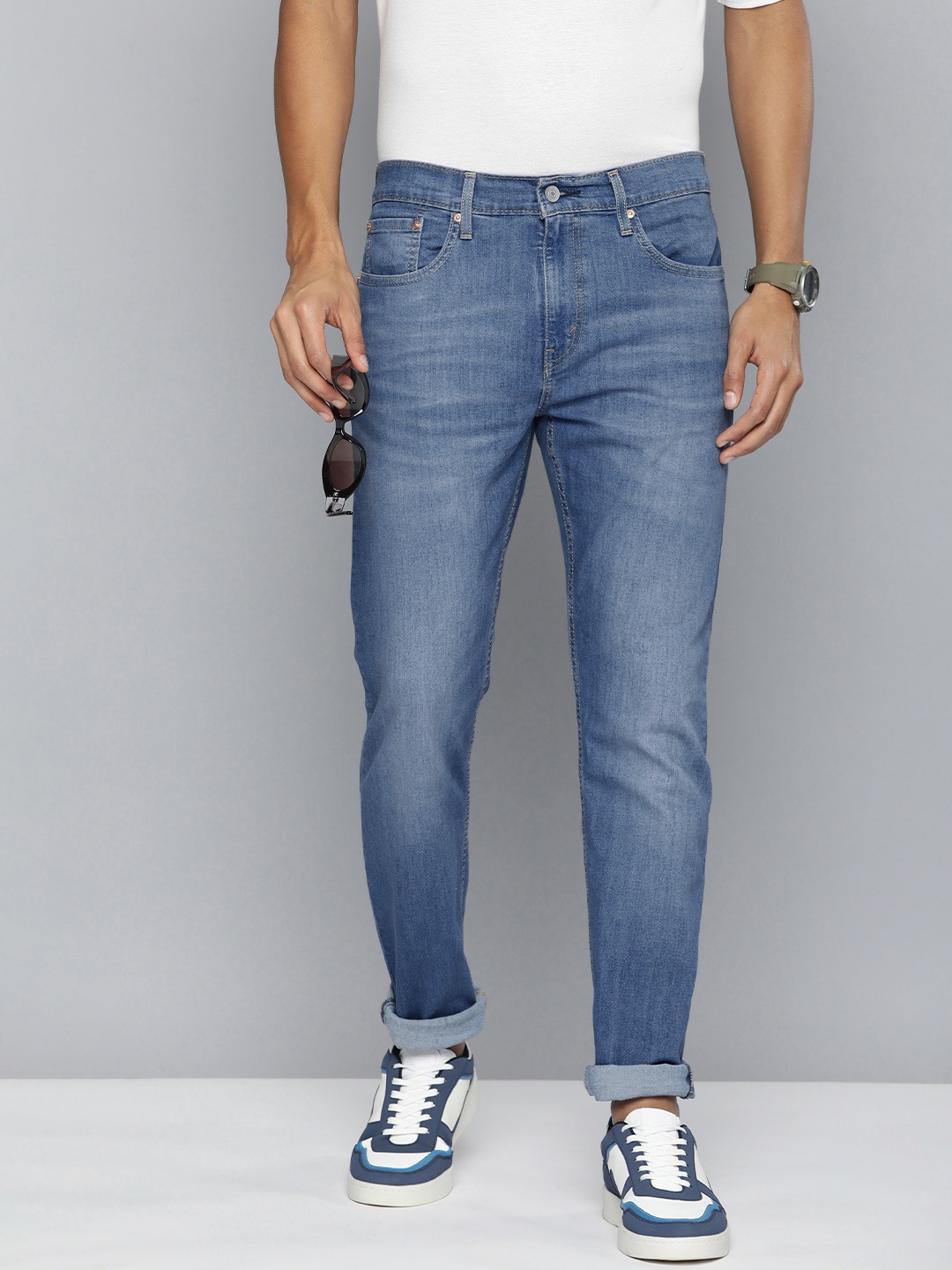 

Levis Men Light Fade Stretchable Mid-Rise Slim Tapered Fit Casual Jeans, Blue
