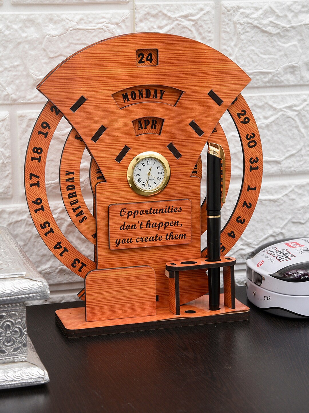 

Kuber Industries Brown Printed Traditional Table Clock