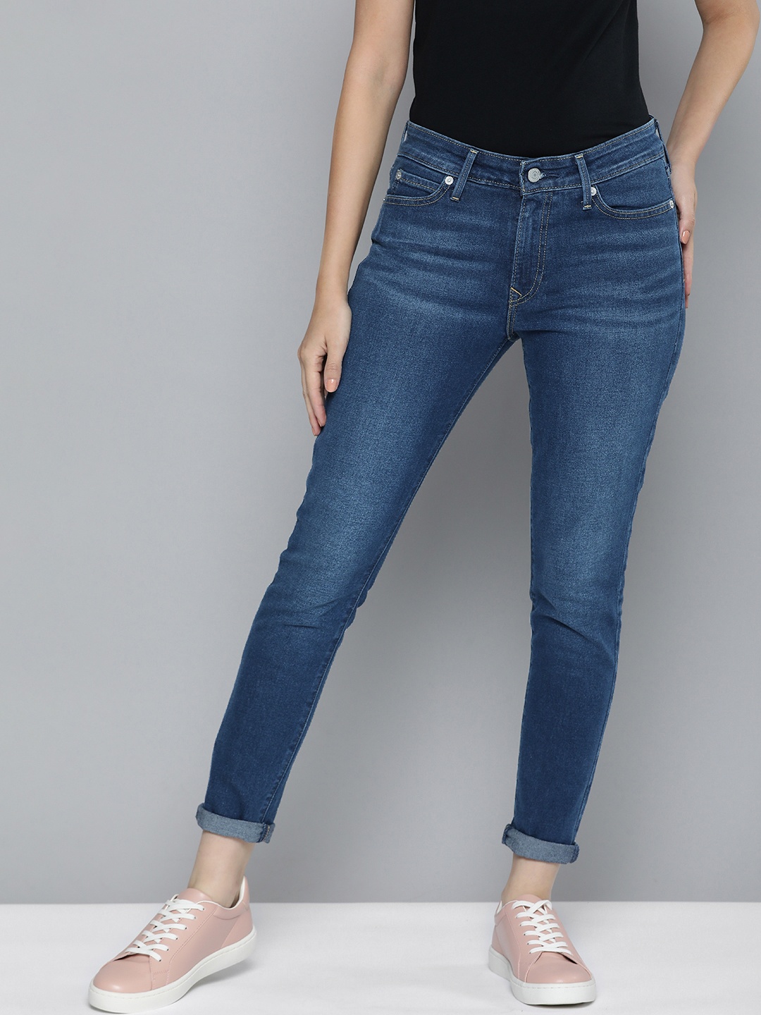 

Levis Women 711 Skinny Fit Light Fade Stretchable Jeans, Blue