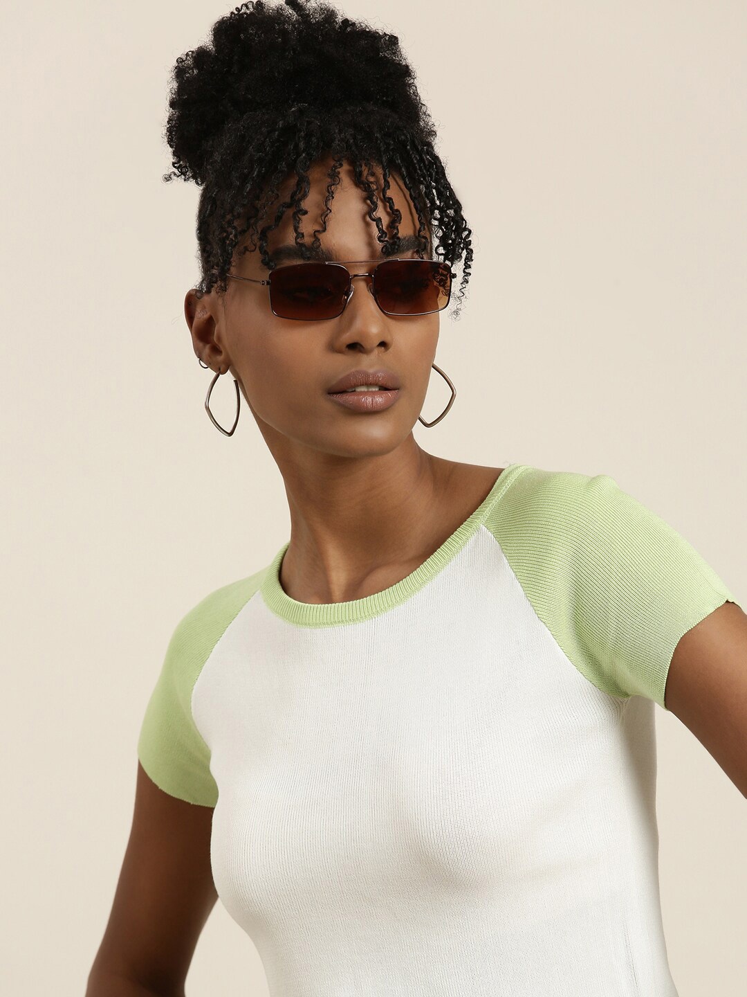 

SHOWOFF Colourblocked Round Neck Acrylic Top, White