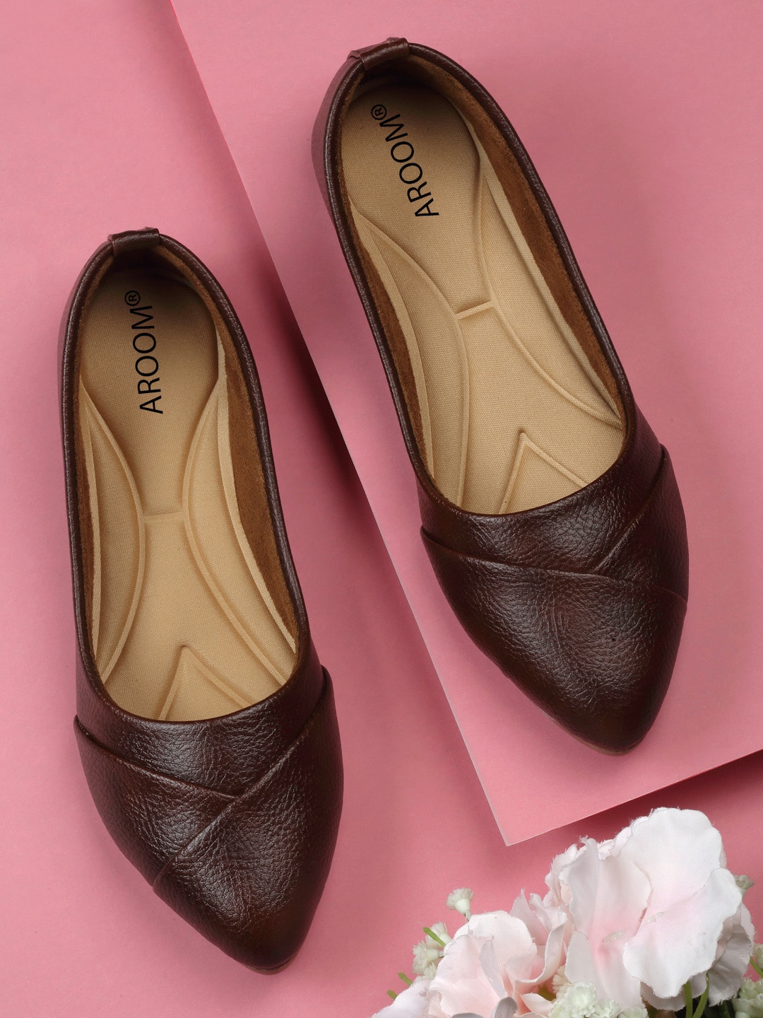 

AROOM Textured Pointed Toe Leather Ballerinas, Brown