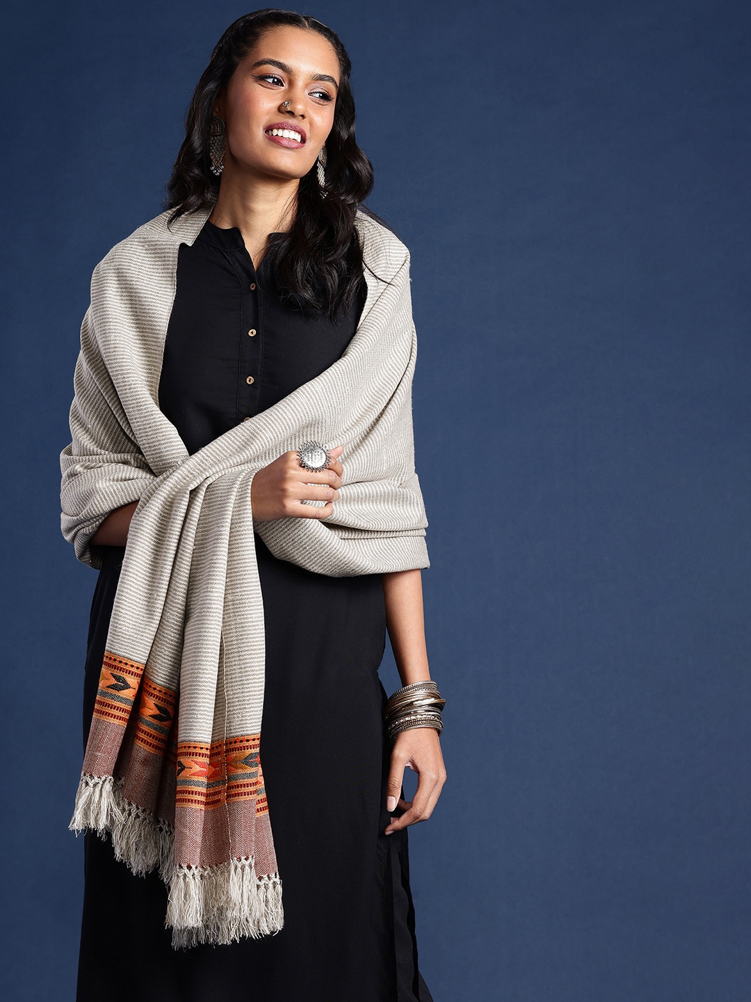

Taavi Women Woven Design Shawl, Grey