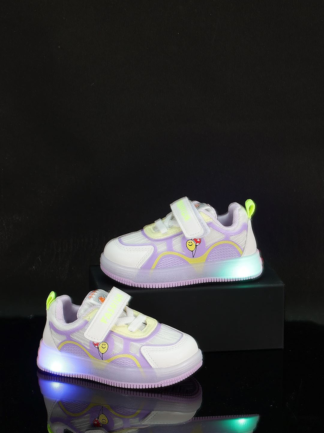 

PASSION PETALS Kids Printed Lightweight Basics Slip-On Sneakers With LED Lights, White