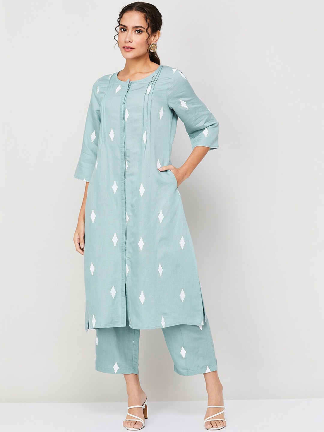 

Melange by Lifestyle Ethnic Motifs Printed Regular Linen Kurta with Palazzos, Blue
