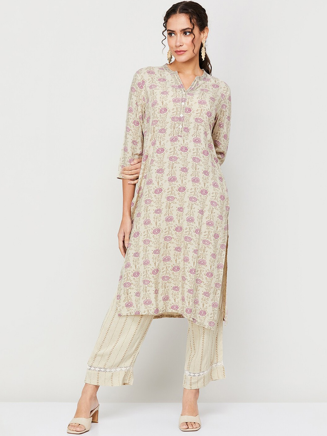 

Melange by Lifestyle Floral Printed Regular Kurta With Trousers, Beige
