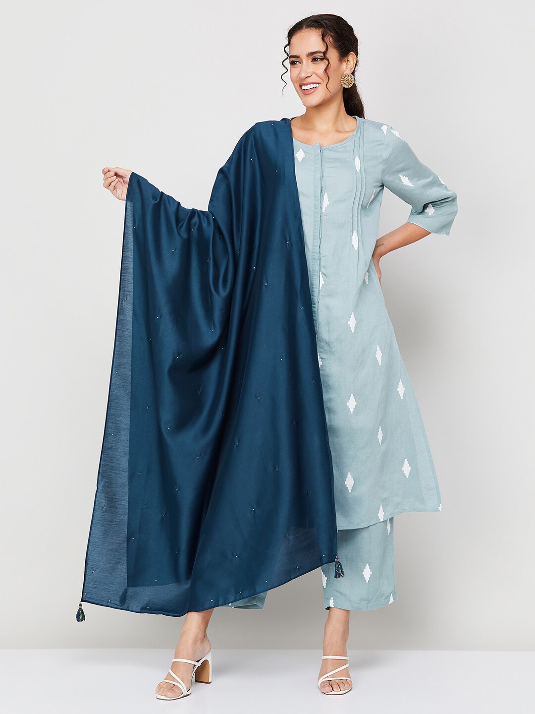 

Melange by Lifestyle Abstract Embroidered Dupatta, Teal