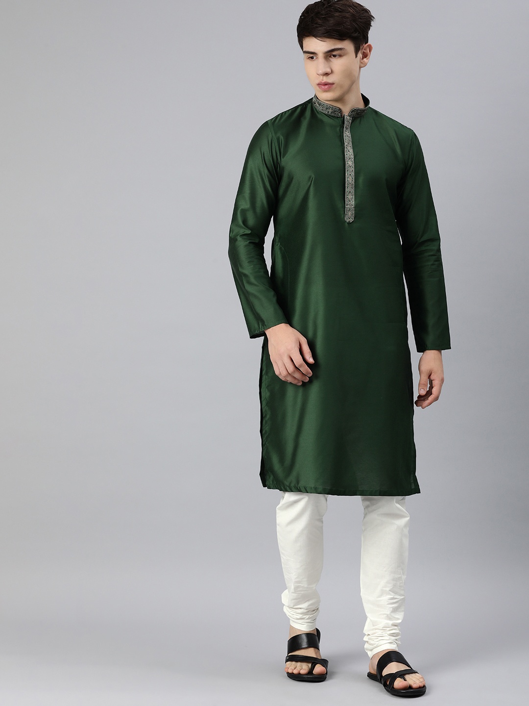 

Manthan Men Solid Regular Kurta with Churidar, Green