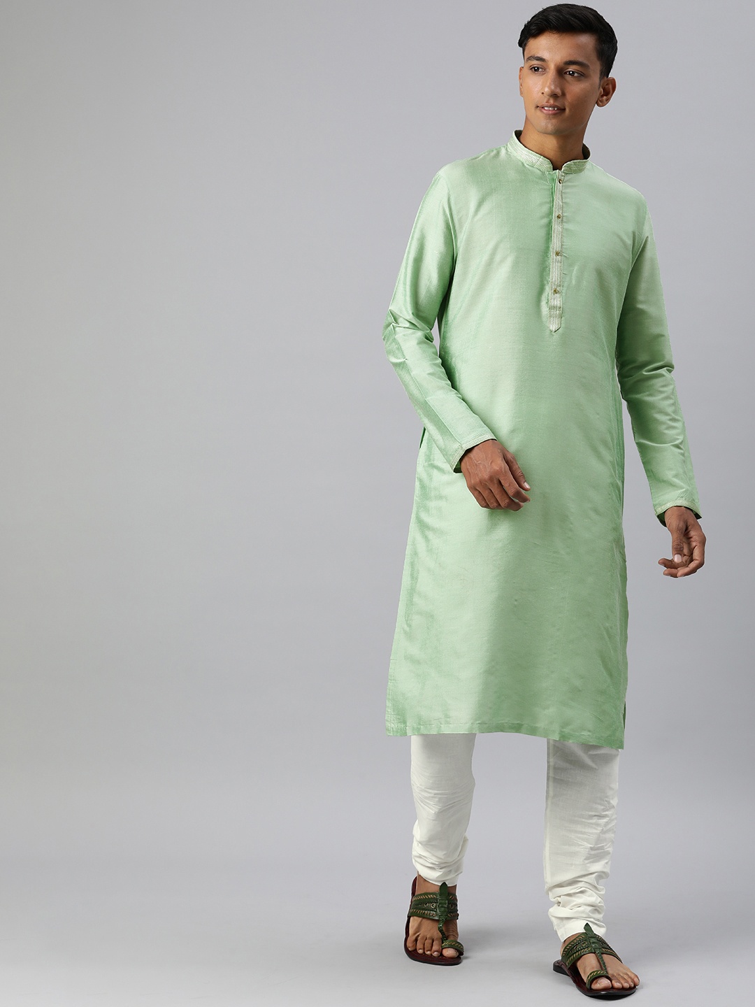 

Manthan Men Solid Regular Kurta with Churidar, Green