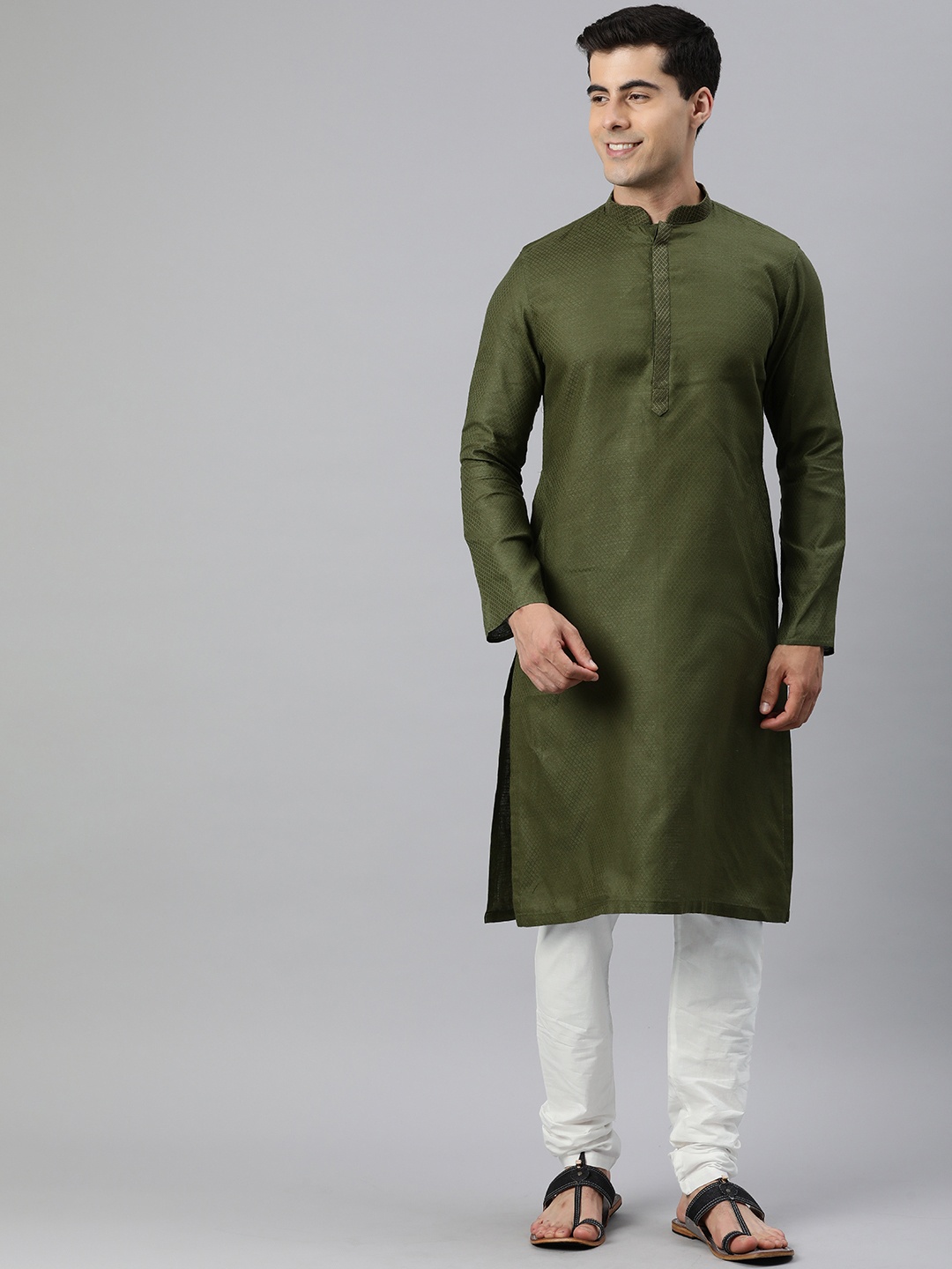 

Manthan Men Self Design Regular Pure Cotton Kurta with Churidar, Green