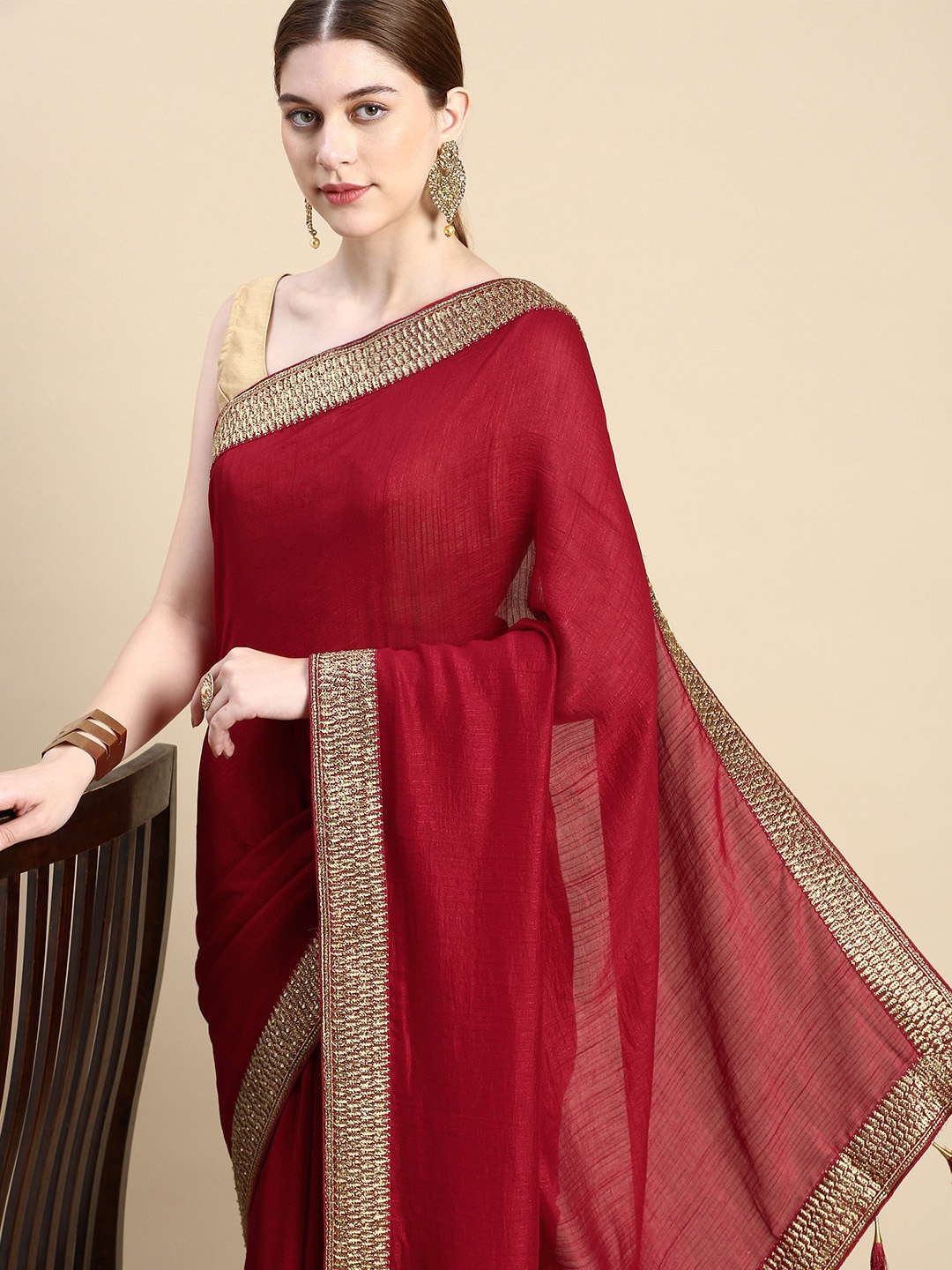 

MOHEY Solid Stones-Studded Art Silk Saree, Red