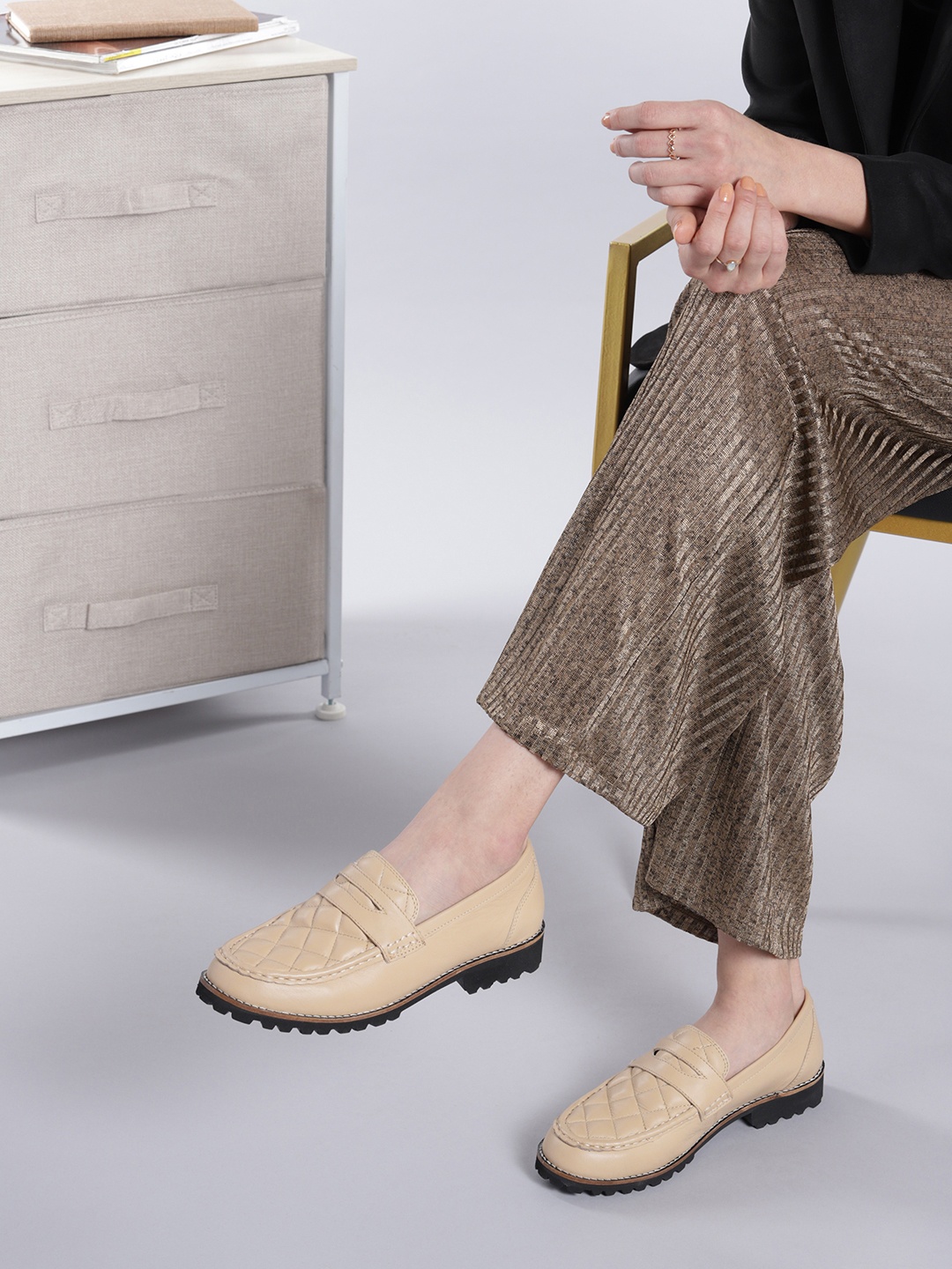 

Kenneth Cole Women Round-Toe Quilted Detail Penny Loafers, Beige
