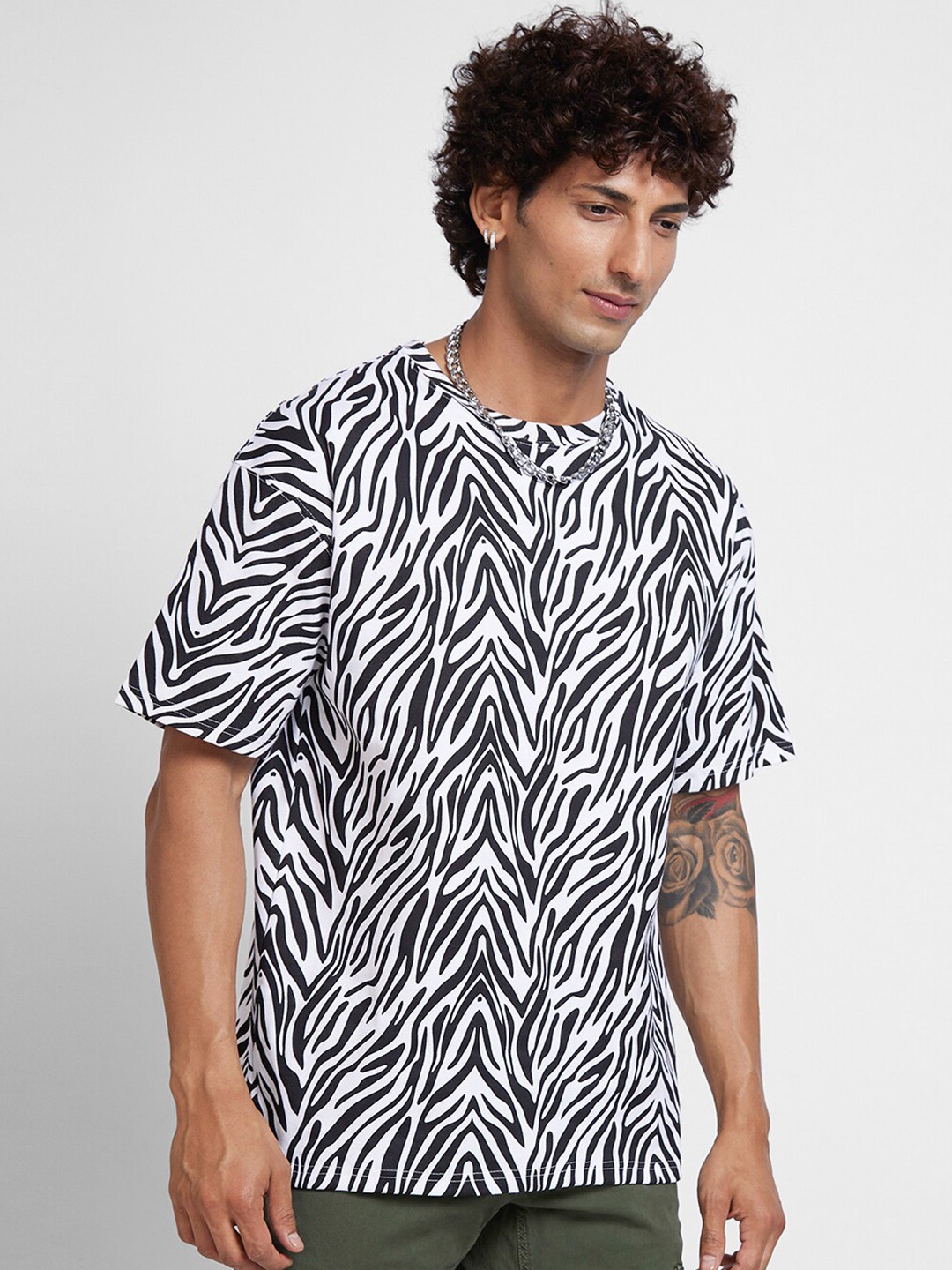 

VASTRADO Striped Monochrome Cotton Oversized T-Shirt, Black