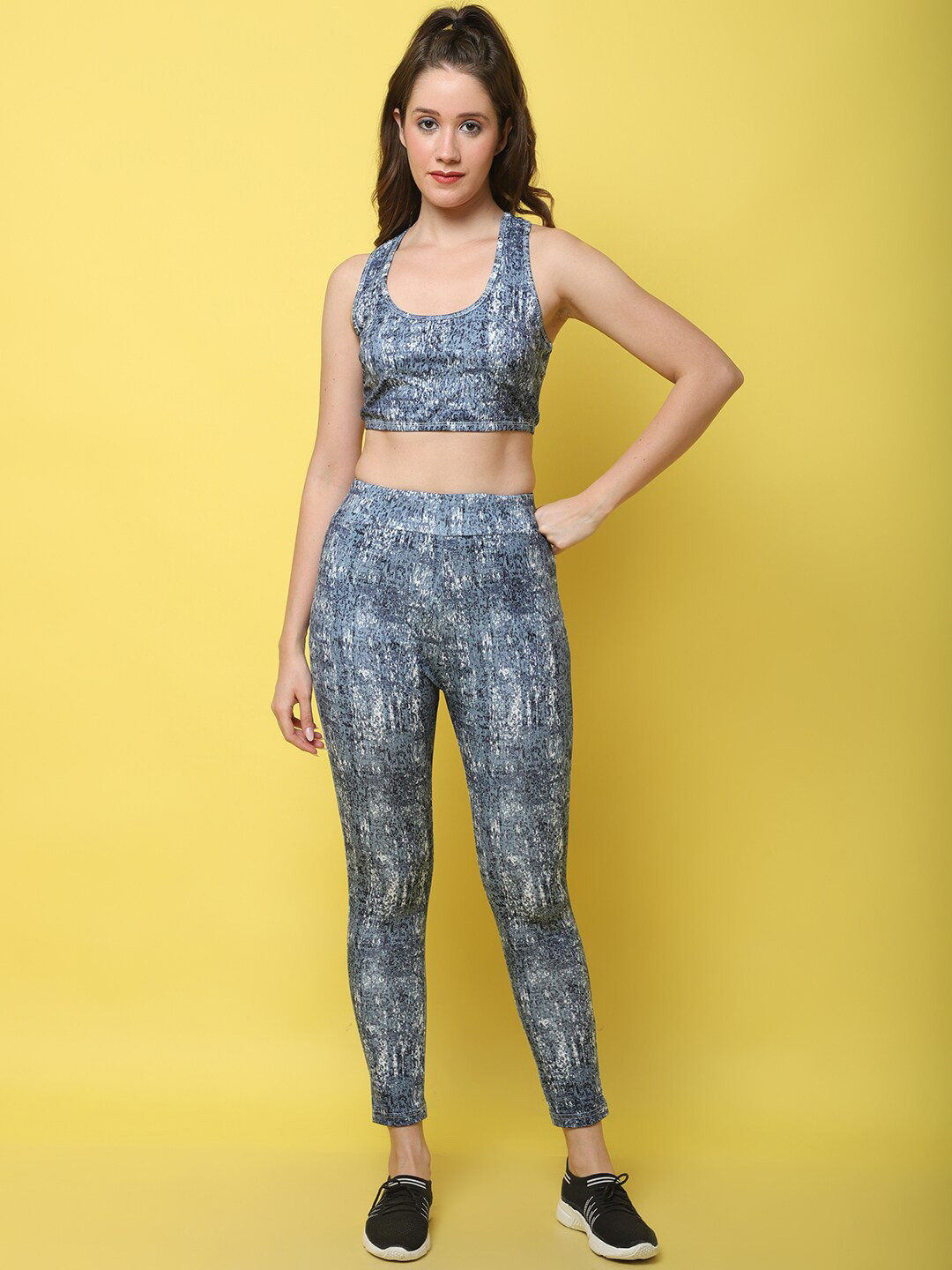 

DOOR74 Women Printed Sleeveless Top With Trousers, Grey