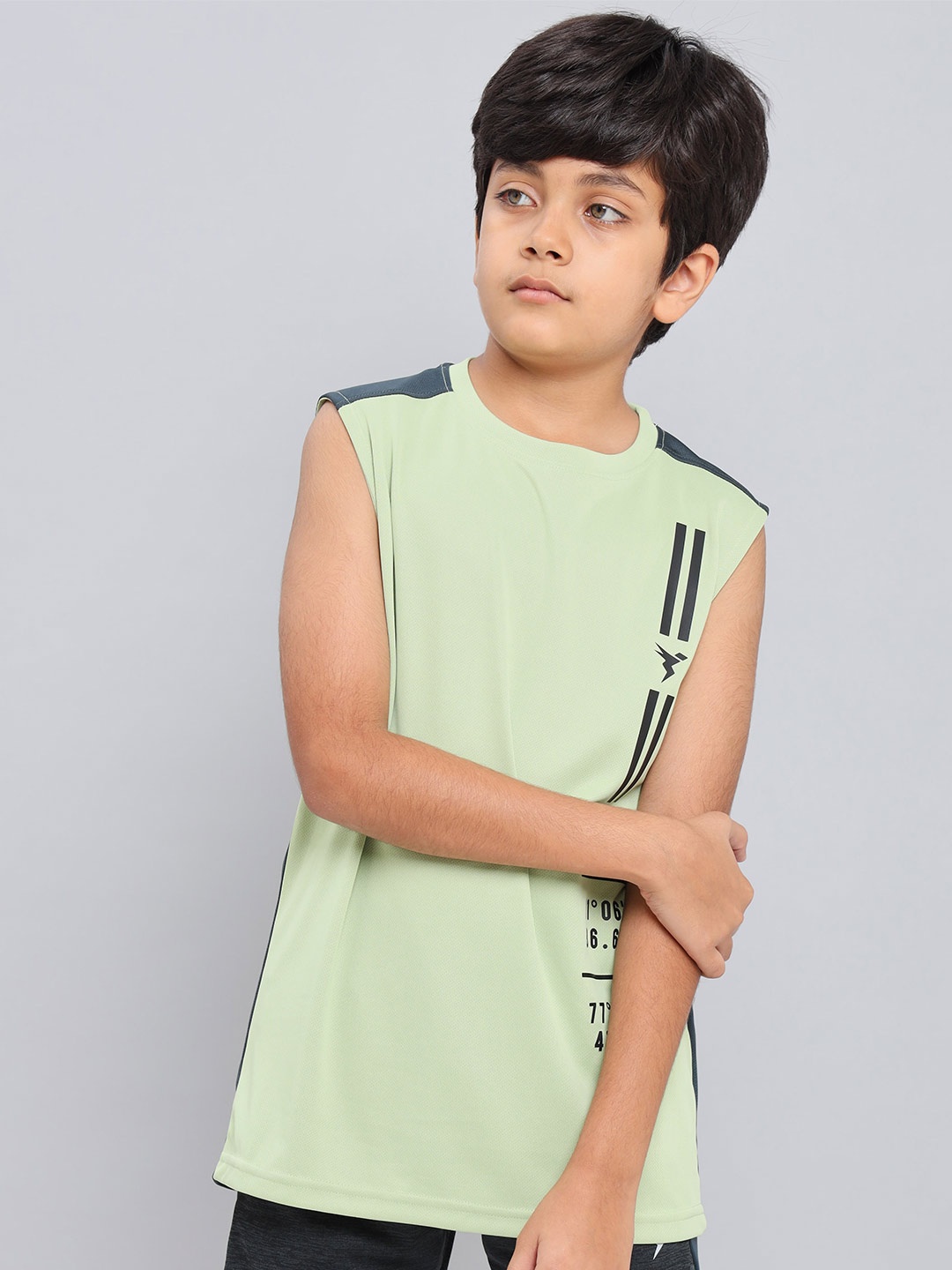 

Technosport Boys Colourblocked Sleeveless Antimicrobial Slim Fit Sports T-Shirt, Lime green