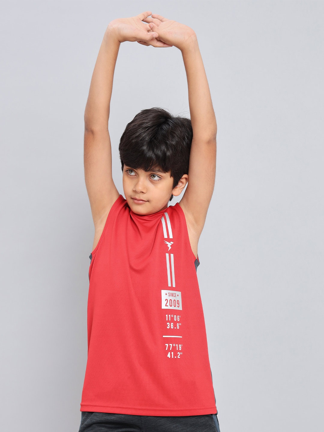 

Technosport Boys Colourblocked Sleeveless Antimicrobial Slim Fit Sports T-Shirt, Red
