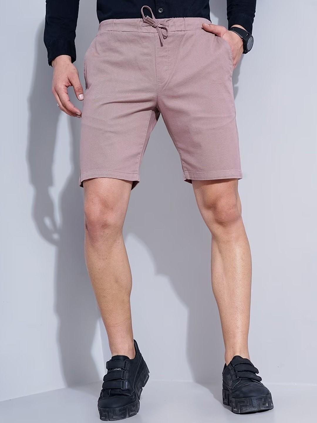 

British Club Men Slim Fit Mid-Rise Shorts, Peach