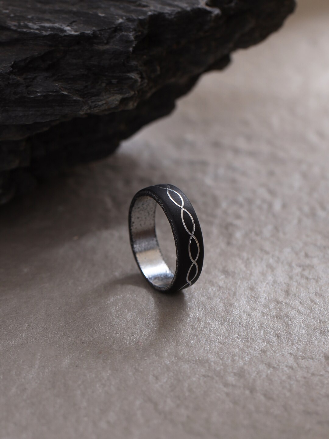 

NVR Rhodium-Plated Stainless Steel Band Style Finger Ring, Silver