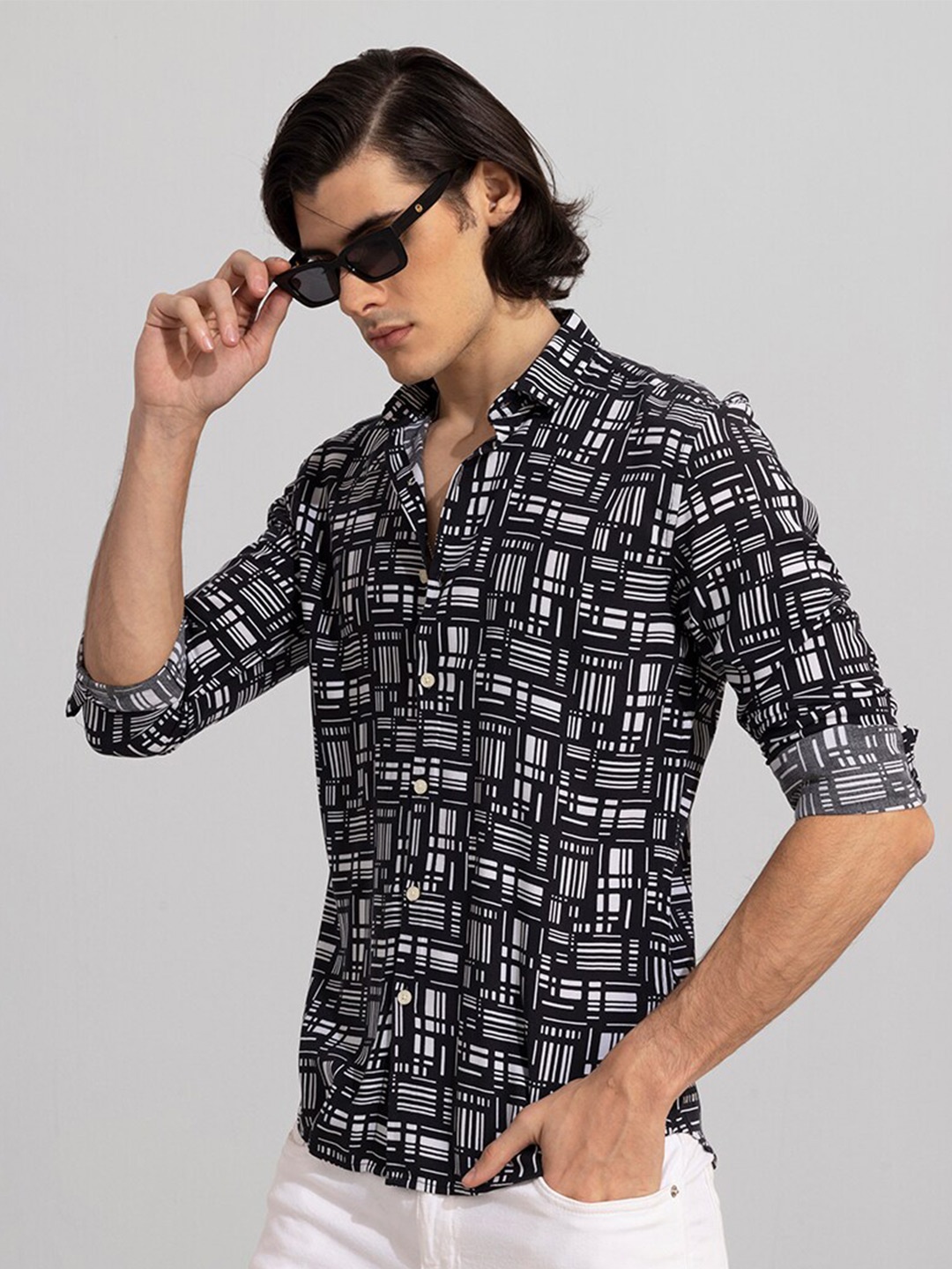 

Snitch Black Geometric Printed Slim Fit Casual Shirt