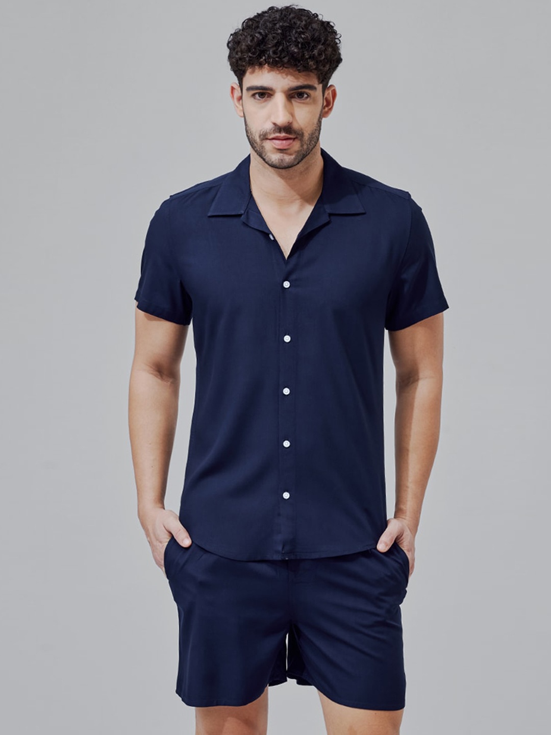 

Snitch Men Navy Blue Spread Collar Shirt With Shorts