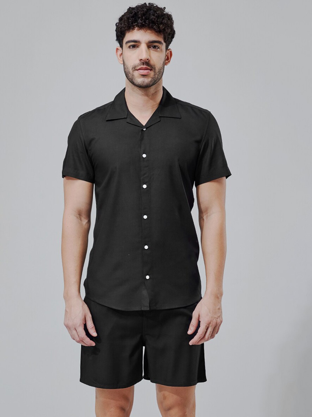 

Snitch Men Black Spread Collar Shirt With Shorts
