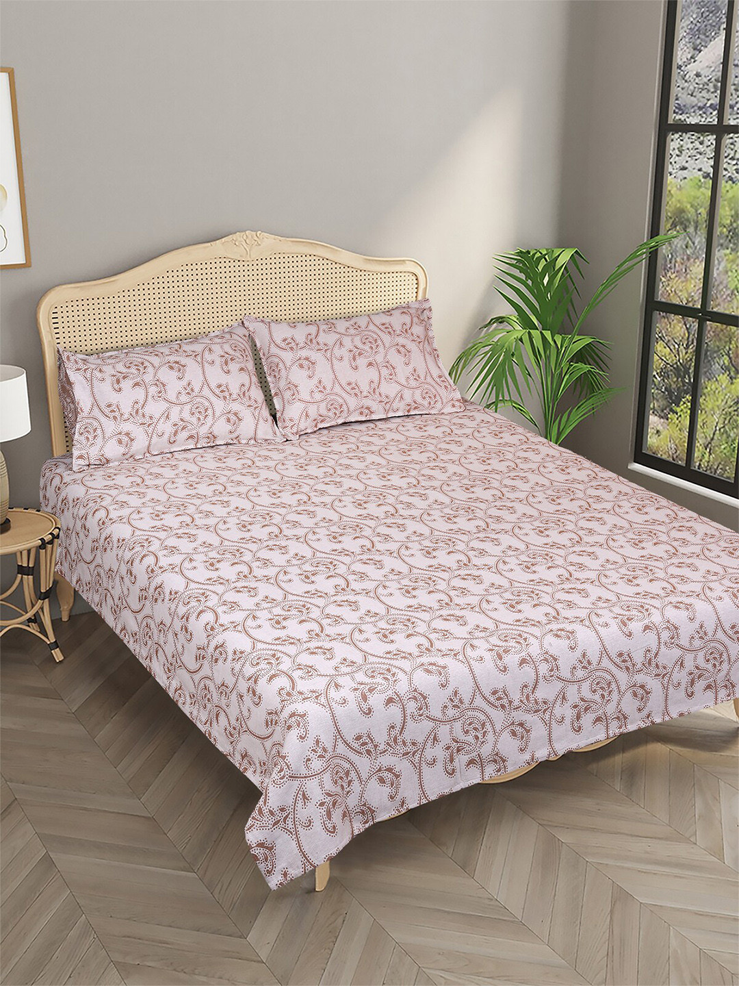 

ROMEE Beige & Cream Floral Woven Reversible Double Quilted Bed Cover With 2 Pillow Covers