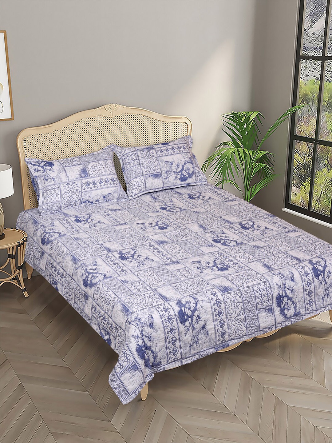 

ROMEE Blue Ethnic Motifs Woven Reversible Double Quilted Bed Cover With 2 Pillow Covers