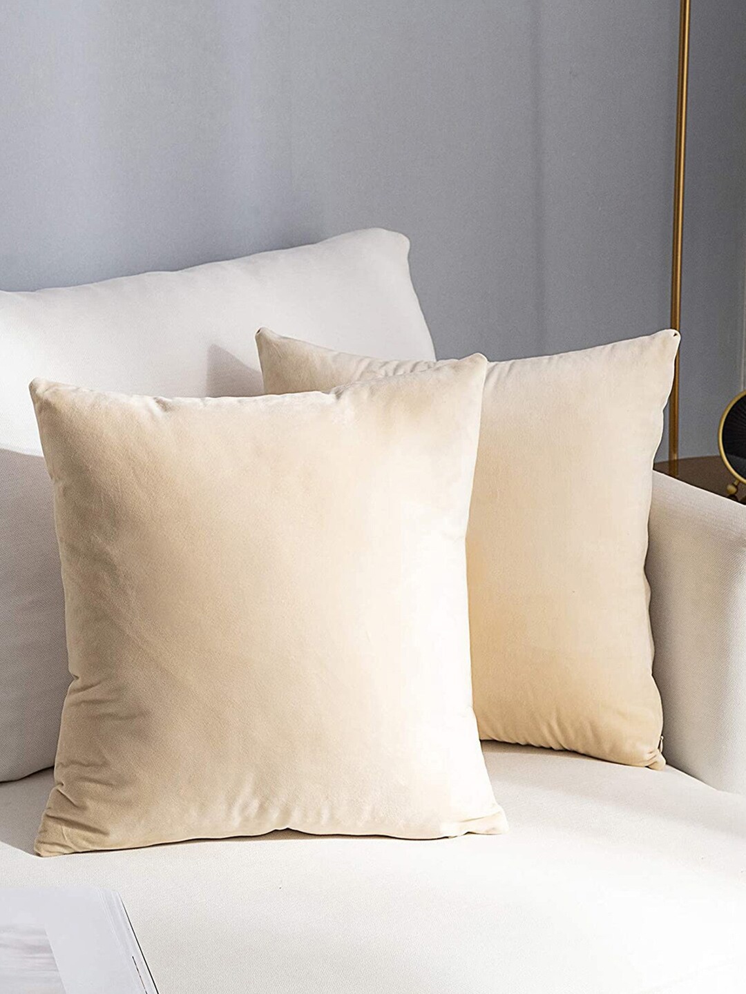 

AEROHAVEN Reversible Cream-Coloured 2 Pieces Velvet Square Cushion Covers