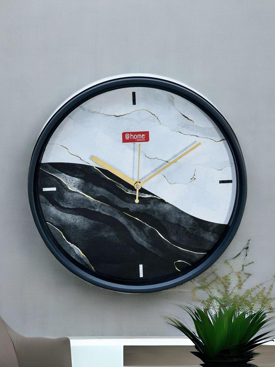 

Athome by Nilkamal Black & White Printed Contemporary Wall Clock