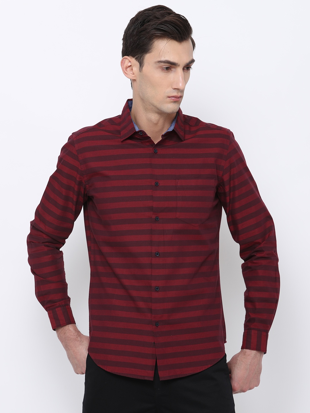 

Black coffee Men Red & Maroon Slim Fit Striped Casual Shirt