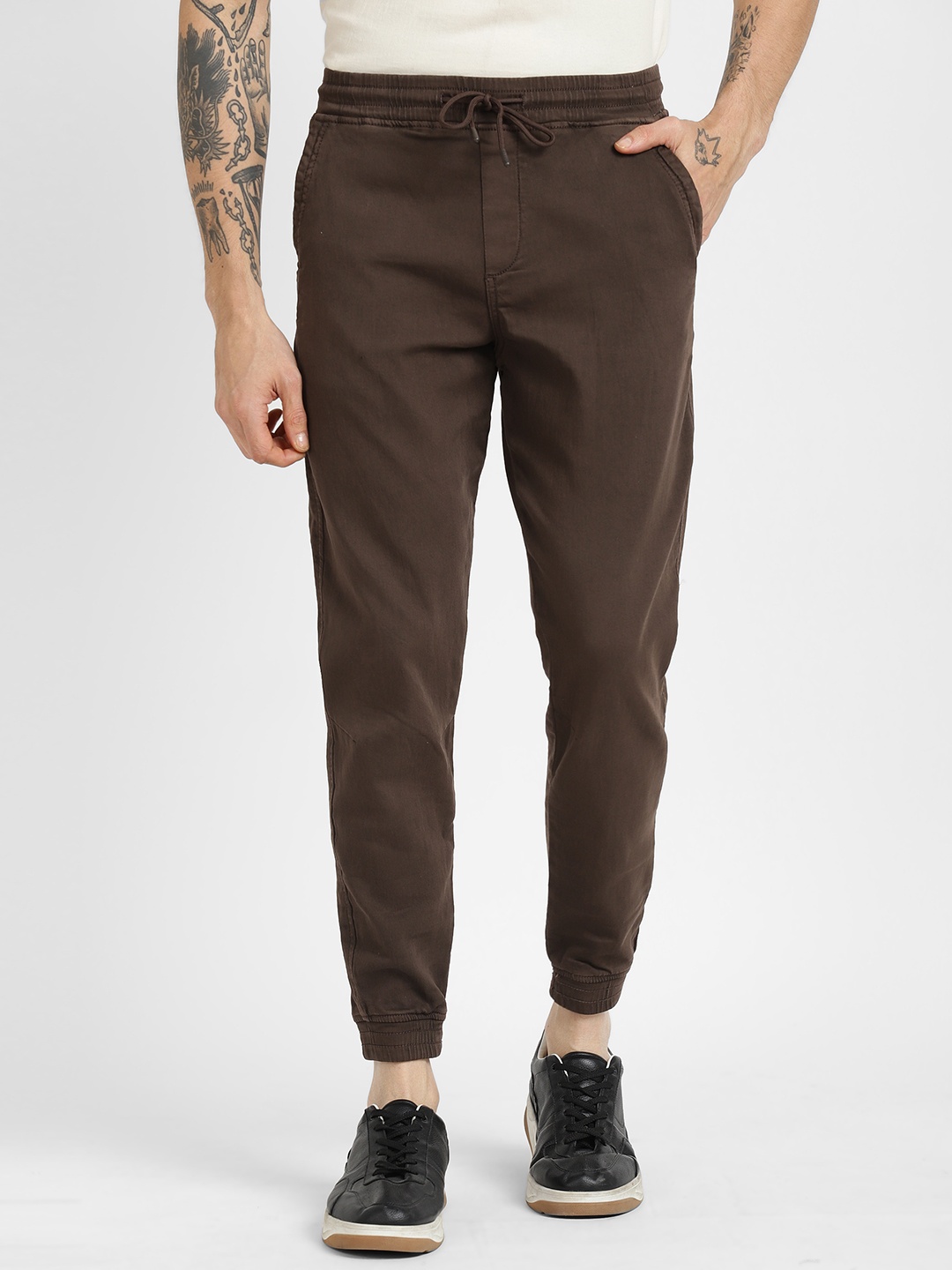 

ALCOTT Men Tapered Fit Joggers, Brown