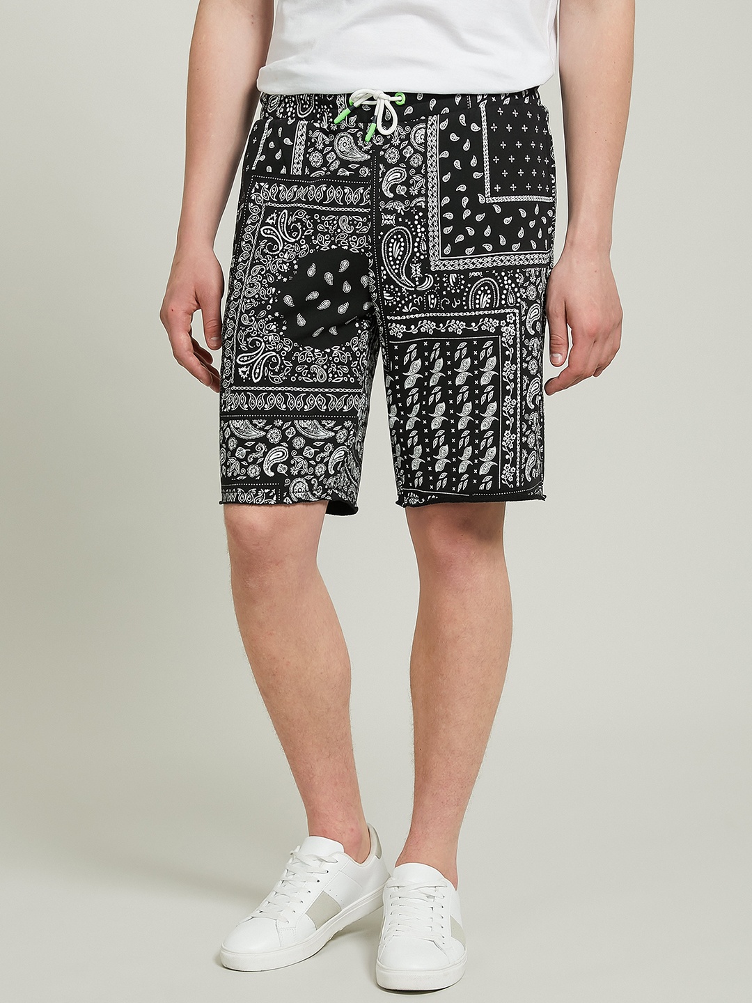 

ALCOTT Men Paisley Printed Shorts, Black