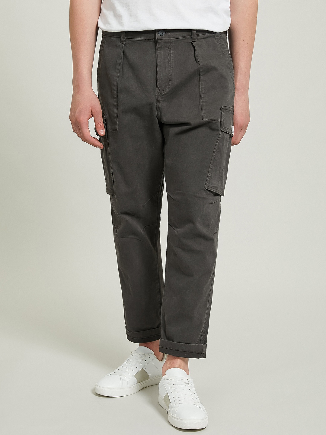 

ALCOTT Men Straight Fit Cropped Cargos, Charcoal
